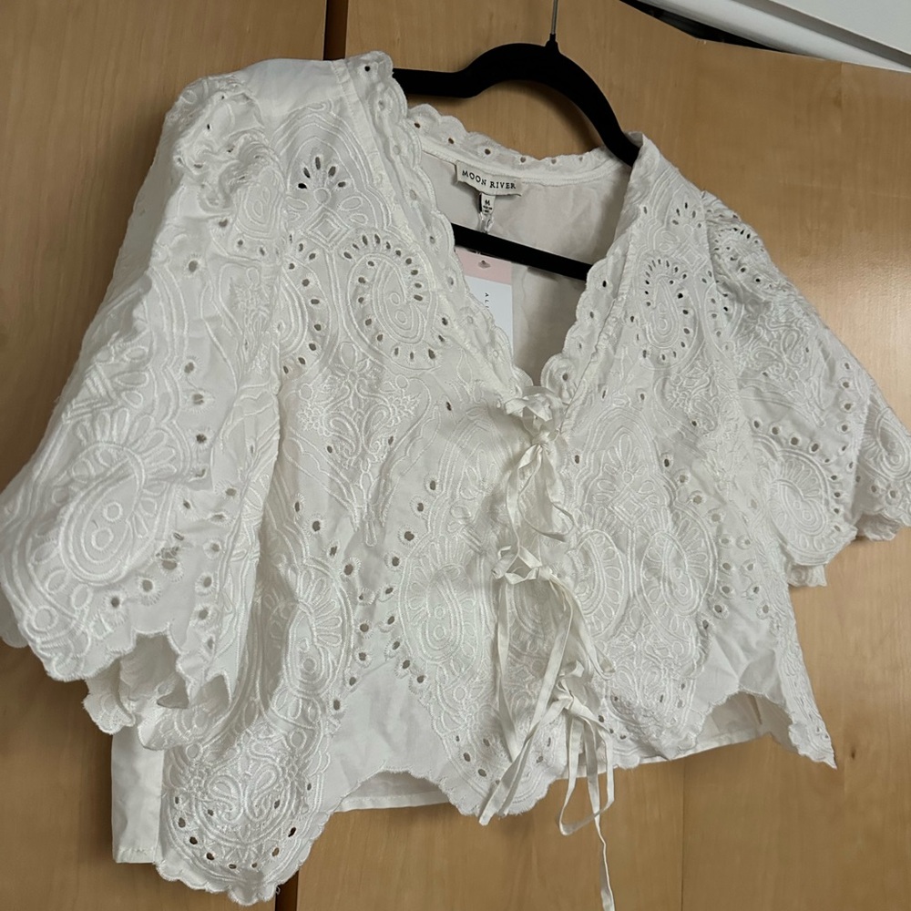 Moon River White Eyelet Lace-Up Cropped Blouse - Picture 3 of 4
